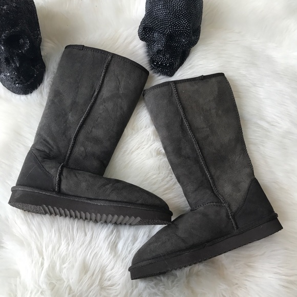 Brown sheepskin ugg like fur boot 4 FOR 30 - Picture 1 of 7